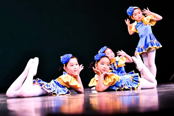 京都のバレエ教室を運営する司延子モダンバレエ(京都・滋賀・大阪・神奈川）教室・スタジオあり